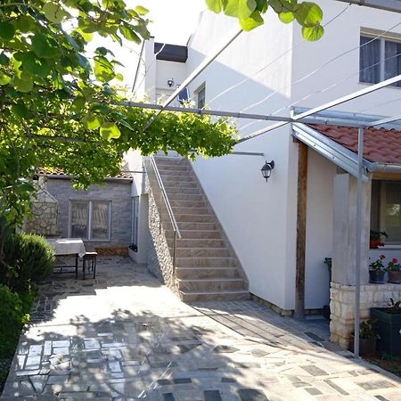 פרוי Apartman Josipa מראה חיצוני תמונה
