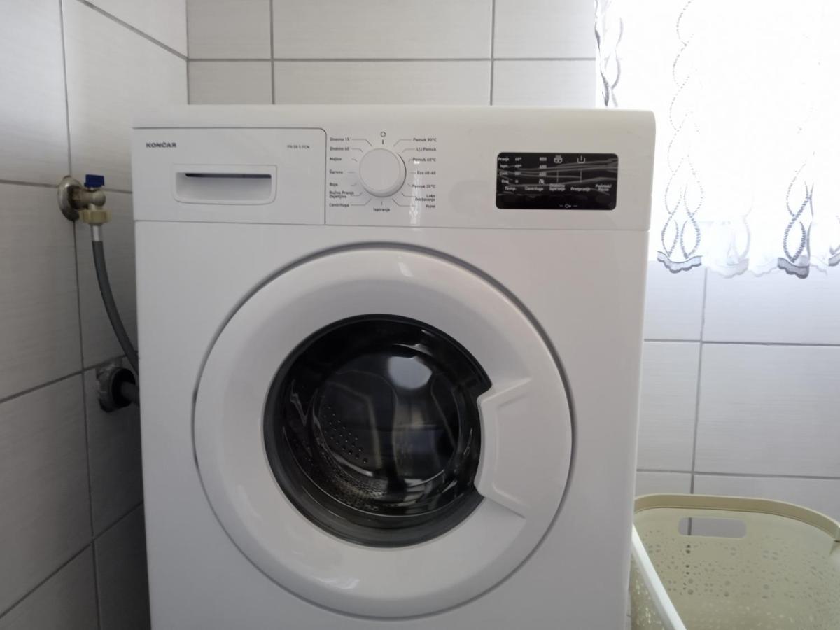 פרוי Apartman Josipa מראה חיצוני תמונה
