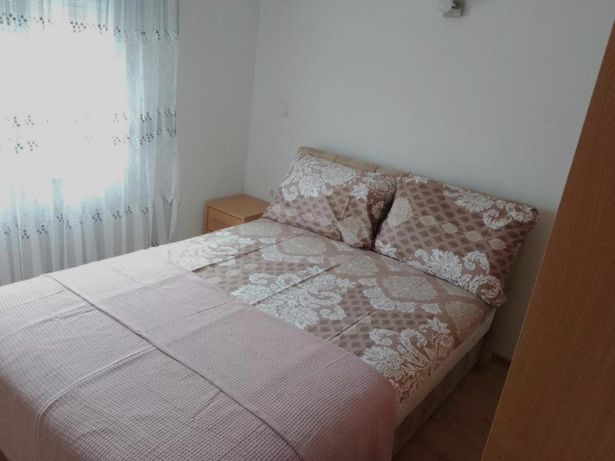 פרוי Apartman Josipa מראה חיצוני תמונה