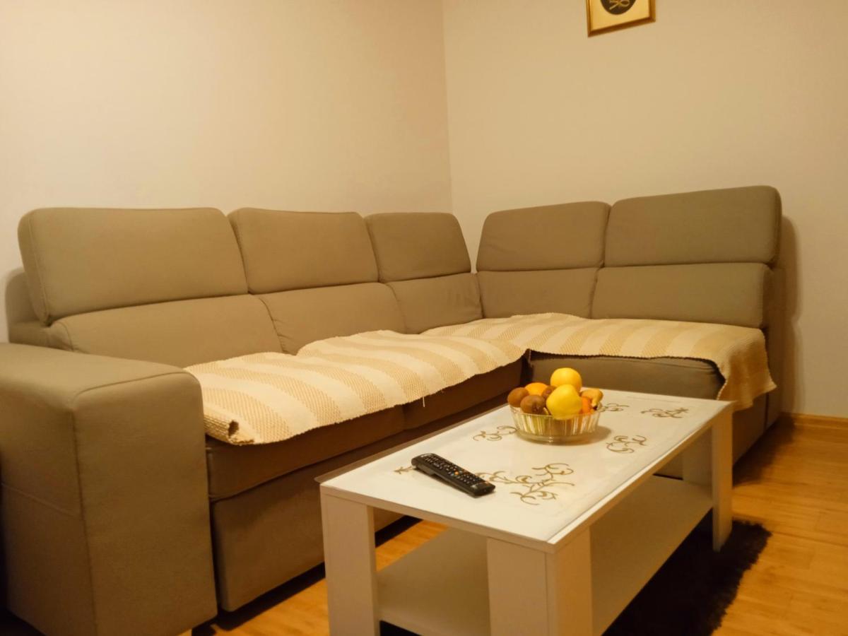 פרוי Apartman Josipa מראה חיצוני תמונה