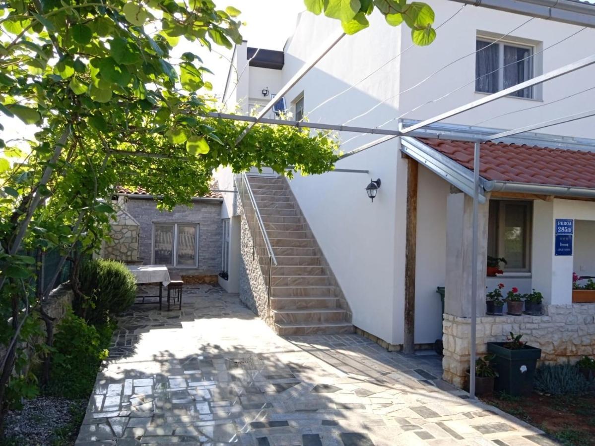 פרוי Apartman Josipa מראה חיצוני תמונה